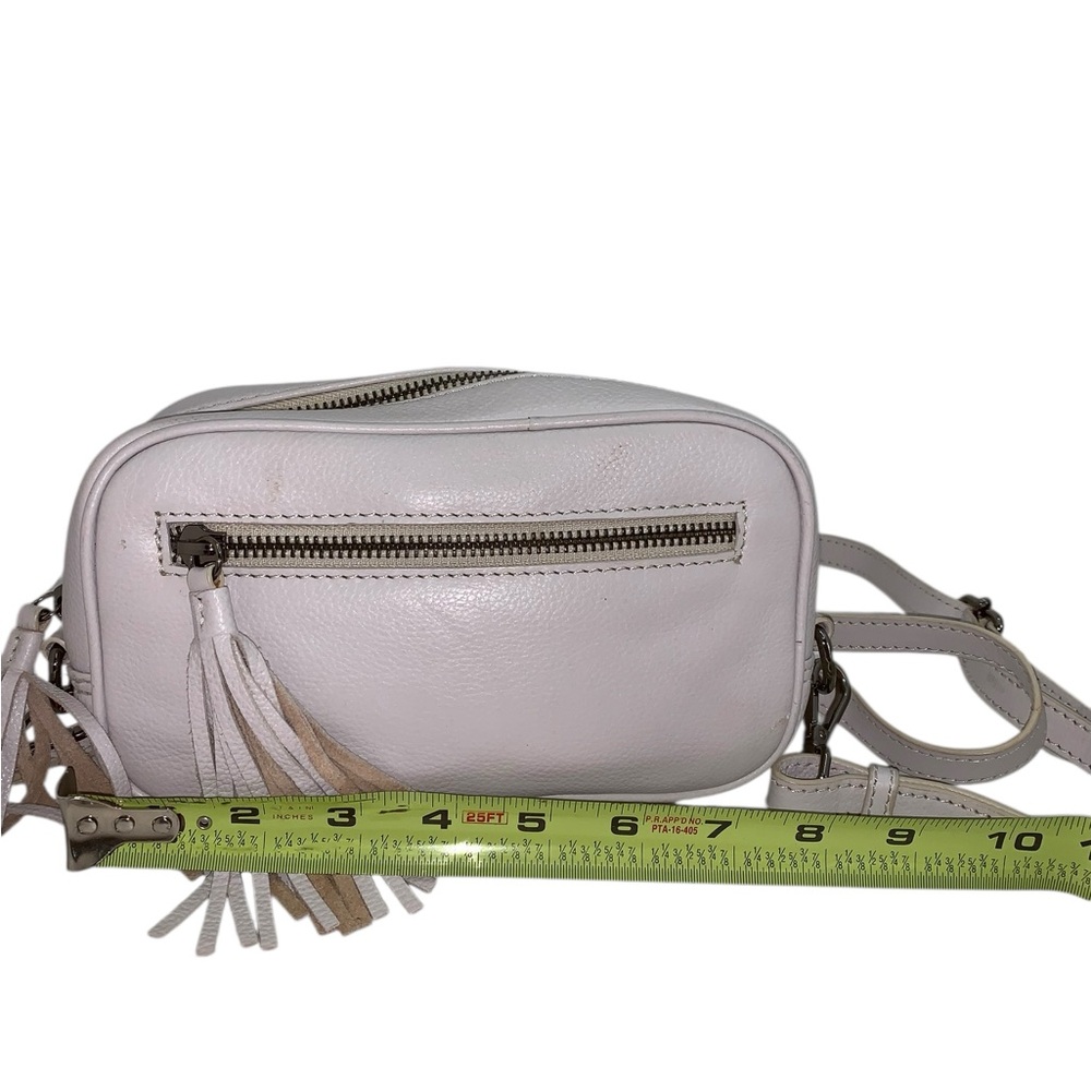 Hadaki Leather Crossbody Bag Off White Light Gray Tassel Zip Purse Fanny Pack - Picture 3 of 15
